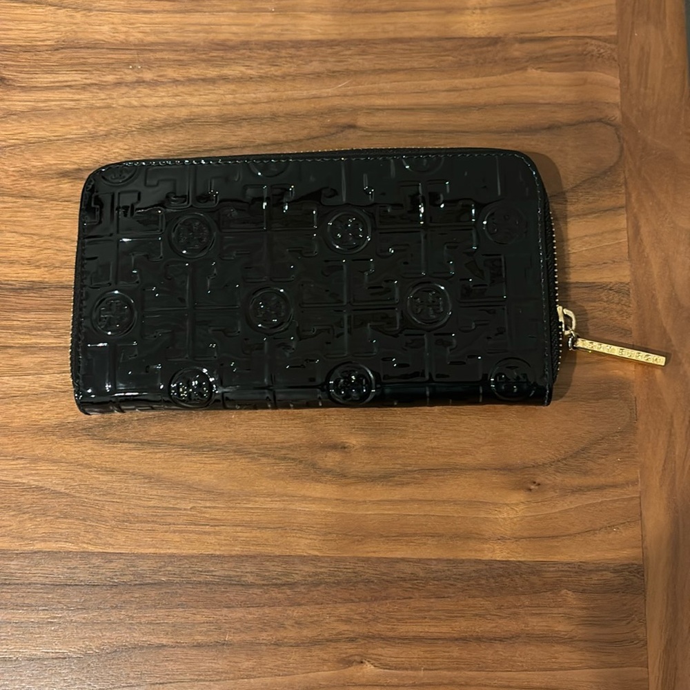 Tory Burch Patent Wallet